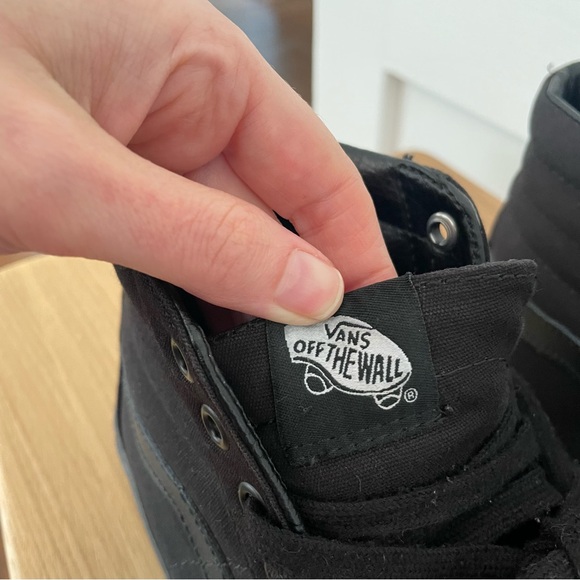 Vans Off the Walls - Sk8-Hi Canvas Shoe - Picture 2 of 6